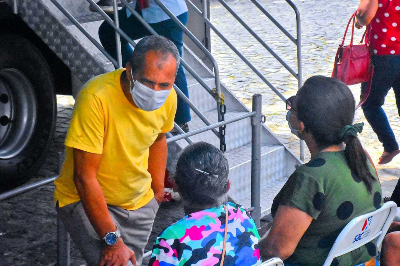Camacã: Prefeito Paulo do Gás e vice- prefeito Rai visitam o SAC móvel